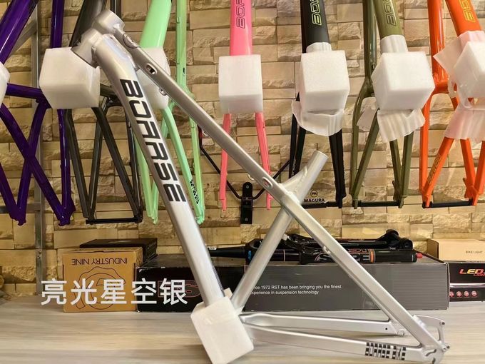 17 inç Alüminyum Çerçeve Performans Kadınlar Bisiklet Çerçeve İç / Dış Kablo Yönlendirme 8